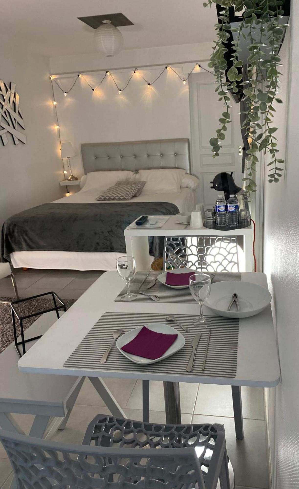 Le Relais De La Hardiesse 6Km Mont St Michel - Chambres Doubles - Suite Spa Privatif Courtils Ngoại thất bức ảnh