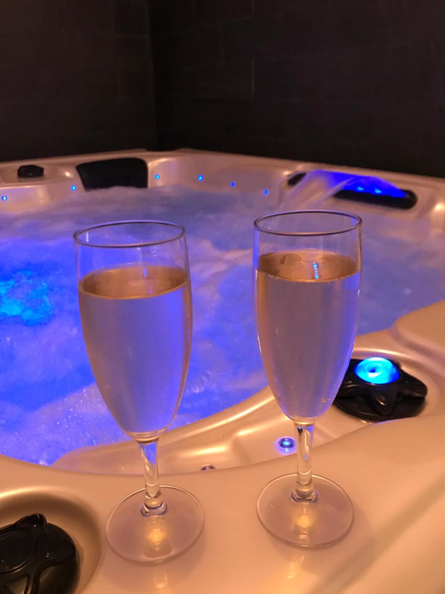 Le Relais De La Hardiesse 6Km Mont St Michel - Chambres Doubles - Suite Spa Privatif Courtils Ngoại thất bức ảnh